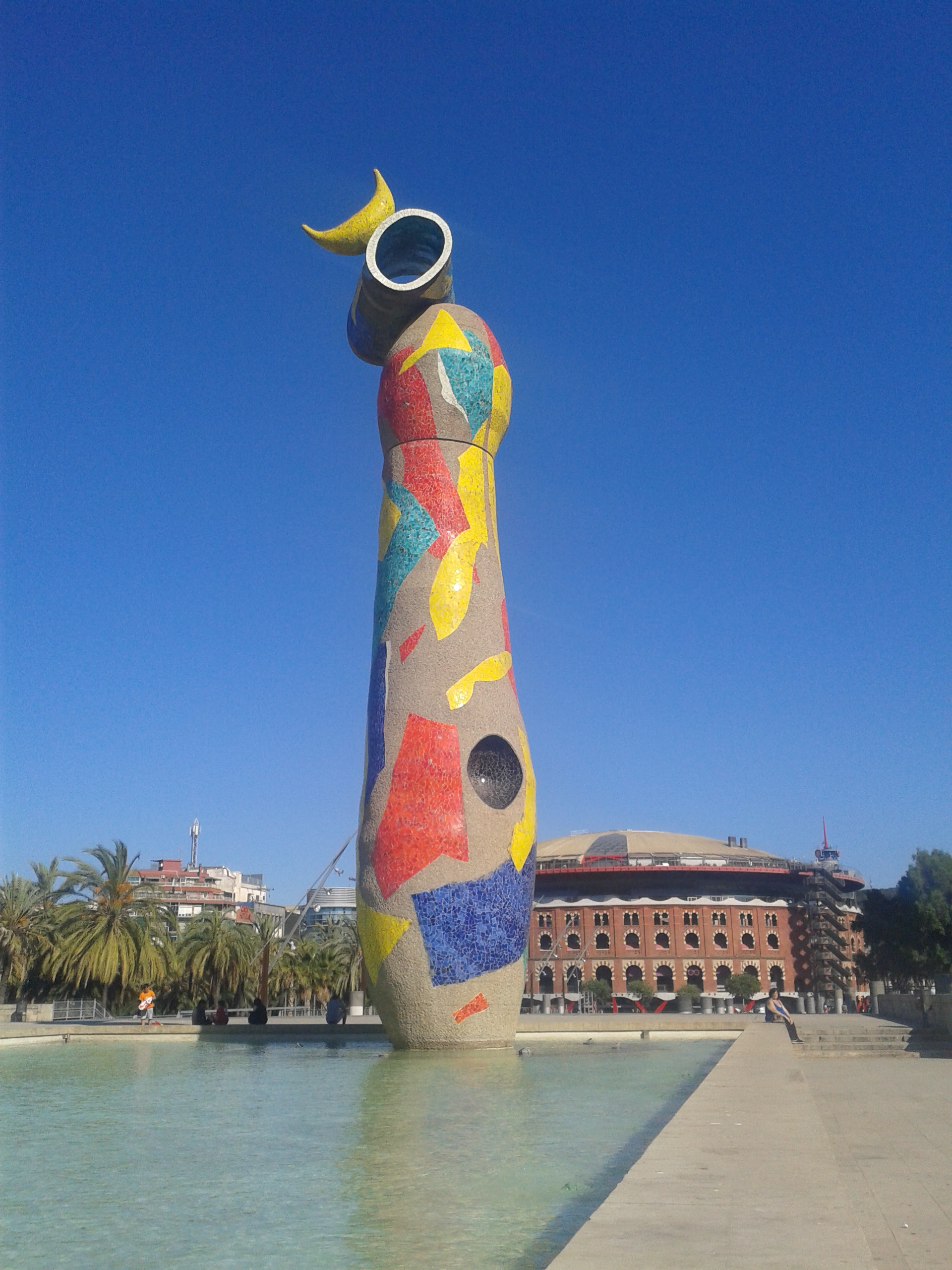 Skulptur Dona i Ocell in Barcelona